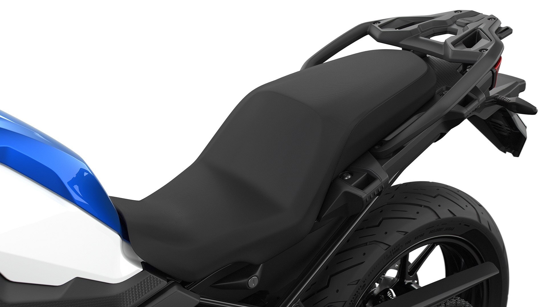 Redzam F 750 GS sēdekli.