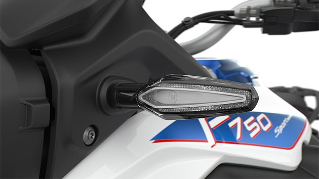 Redzam unikālos F 750 GS LED virzienrādītājus.