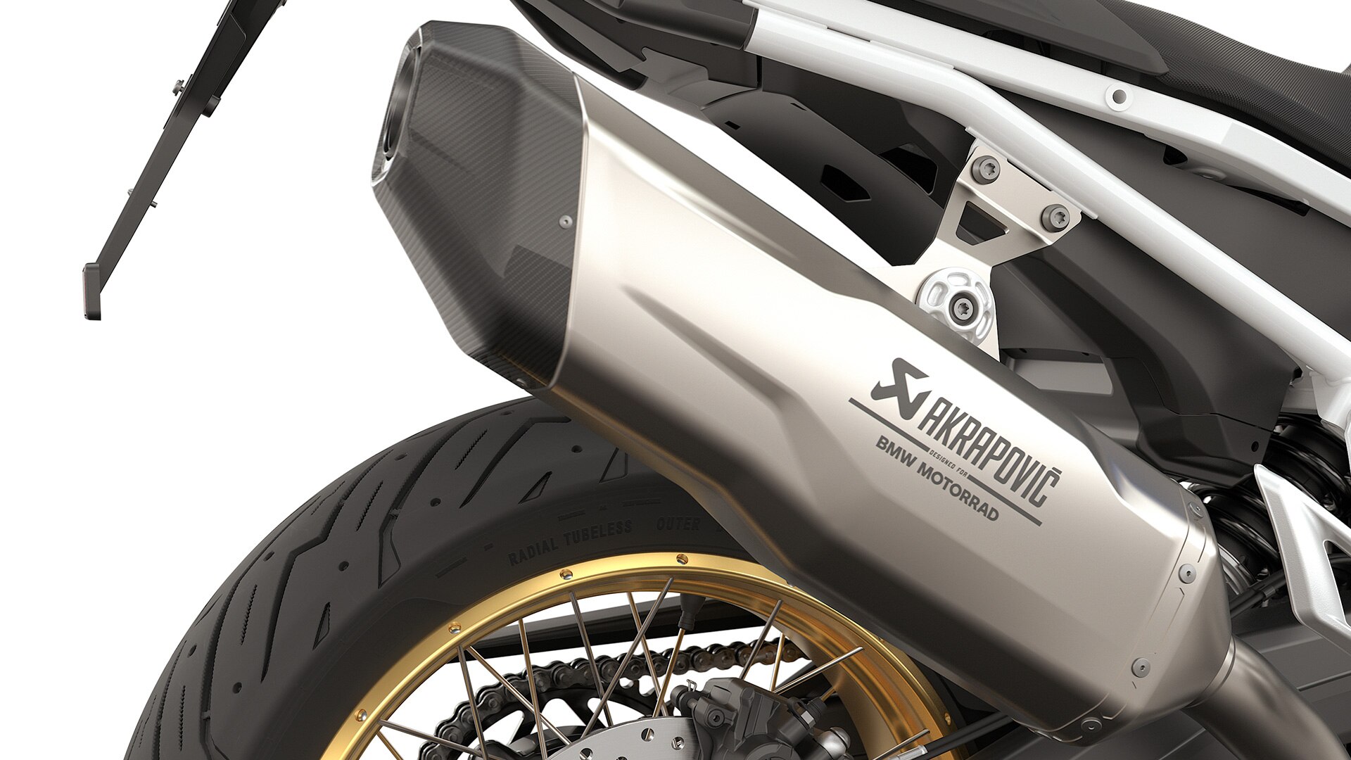 BMW Motorrad F 900 GS ar Akrapoviča aizmugurējo trokšņa slāpētāju