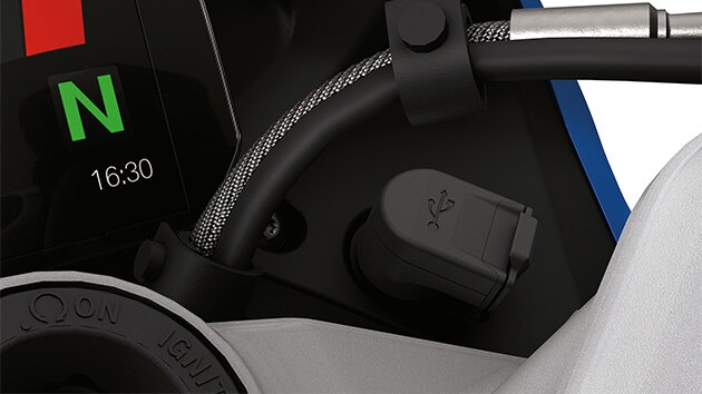 R 1250 RS USB uzlādes kontaktligzda